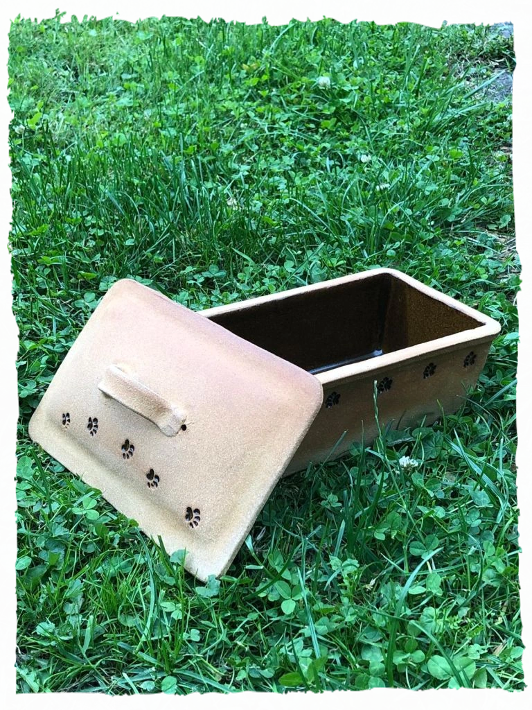 Chlebovka hranatá s víkem